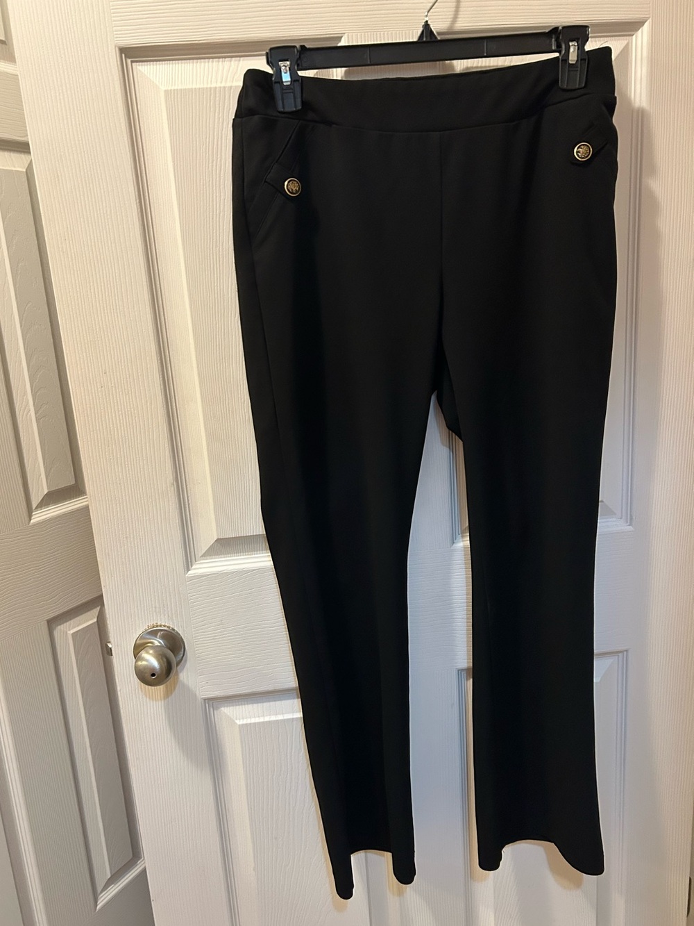SoHo Apparel 1X Black Women's Stretch Pull-On Pants w/Button Embellishment Nice